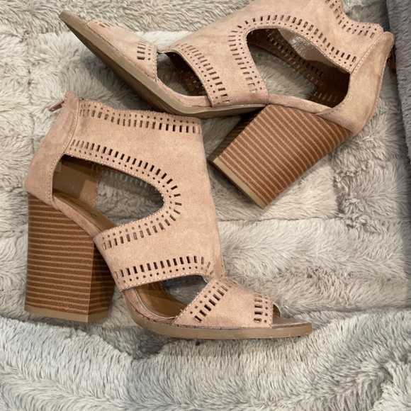 Quips open toe tan wedges - Picture 2 of 5